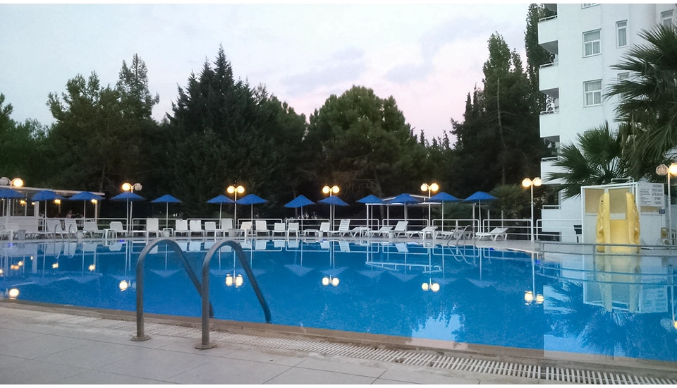 هتل فلورا سوئیت کوش آداسی